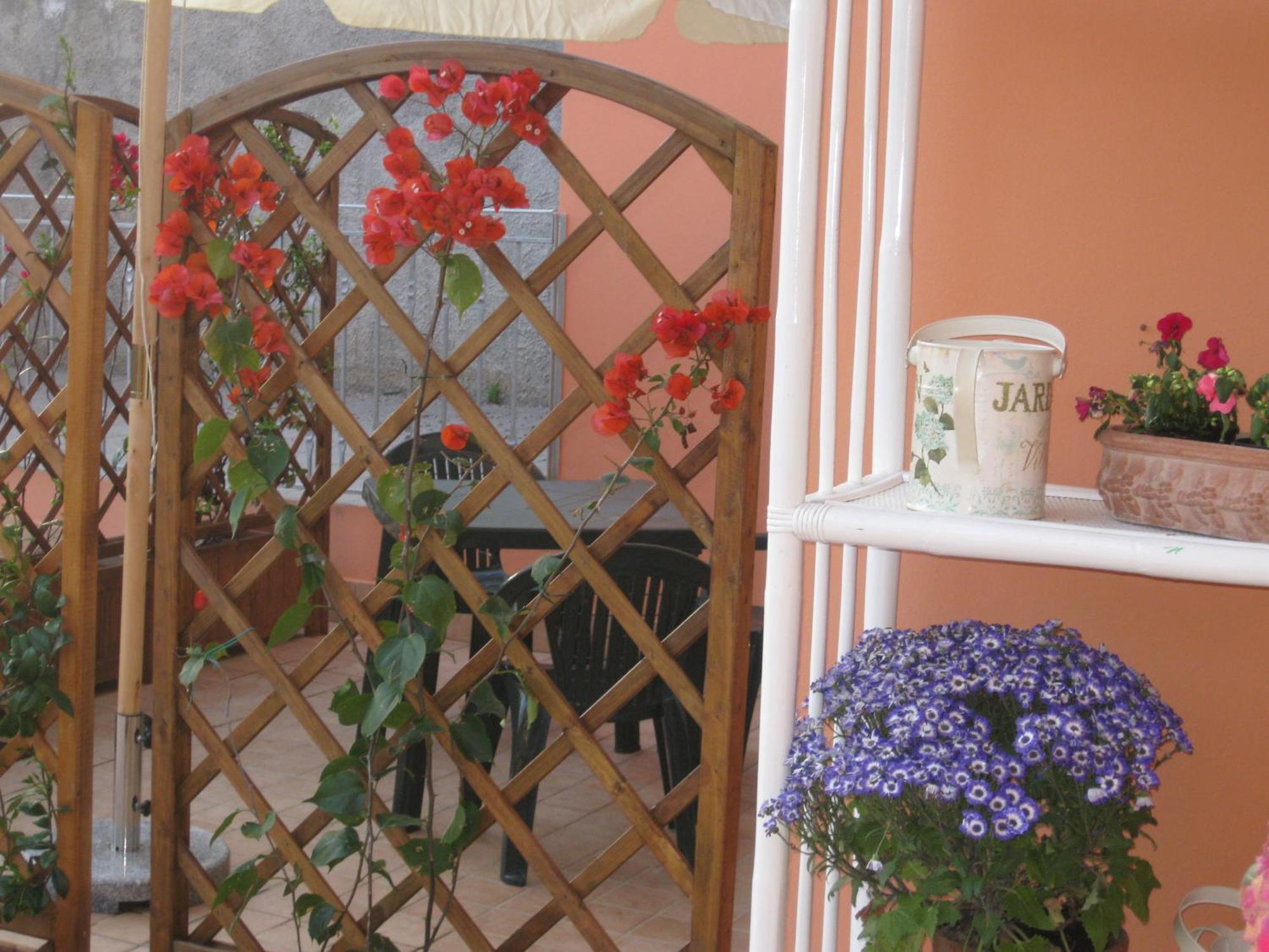 A Due Passi Dal Mare B&B Нумана Екстериор снимка