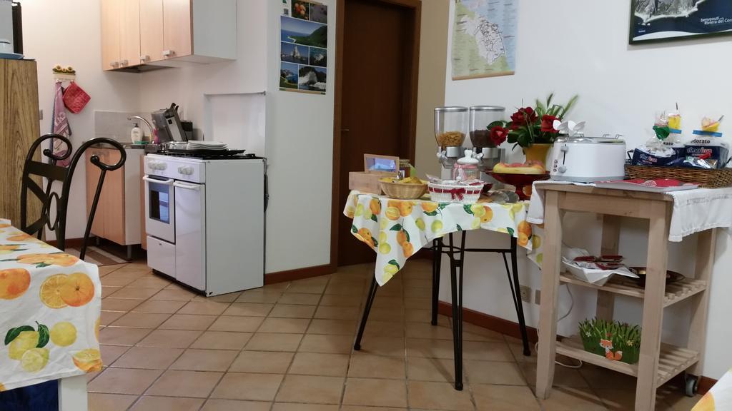 A Due Passi Dal Mare B&B Нумана Екстериор снимка